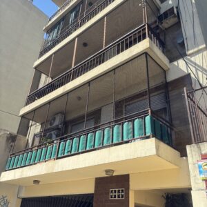 DEPARTAMENTO CON COCHERA. APTO CRÉDITO . SARMIENTO 1636.