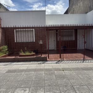 SE ESCUCHAN OFERTAS!CASA 3AMB. APTA CRÉDITO. ANATOLE FRANCE AL 800.