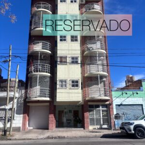 RESERVADO!! RAMÓN CABRERO 1337. ALQUILER 2 AMBIENTES CON COCHERA CUBIERTA.